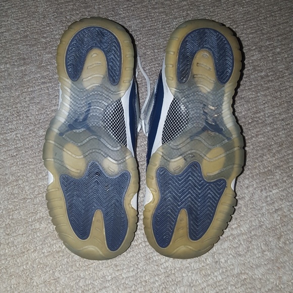 Boy's Air Jordan 11 Retro Low BG - Picture 5 of 5